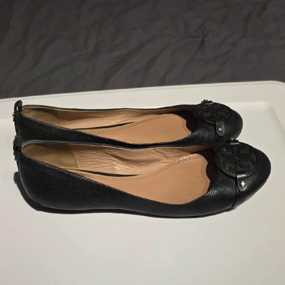Tory Burch Black Leather Flats with Logo Accent - Picture 14 of 16